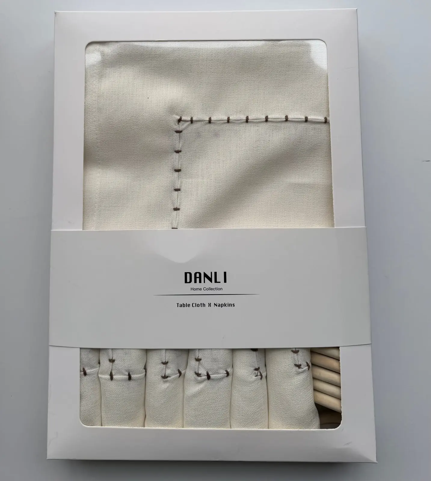 2410-MH boxed tablecloth and napkin set