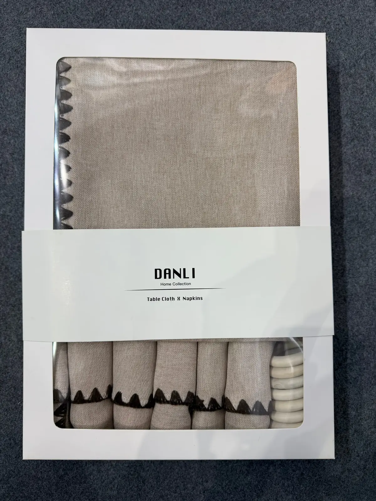 2410-Shell-Khaki boxed tablecloth and napkin set