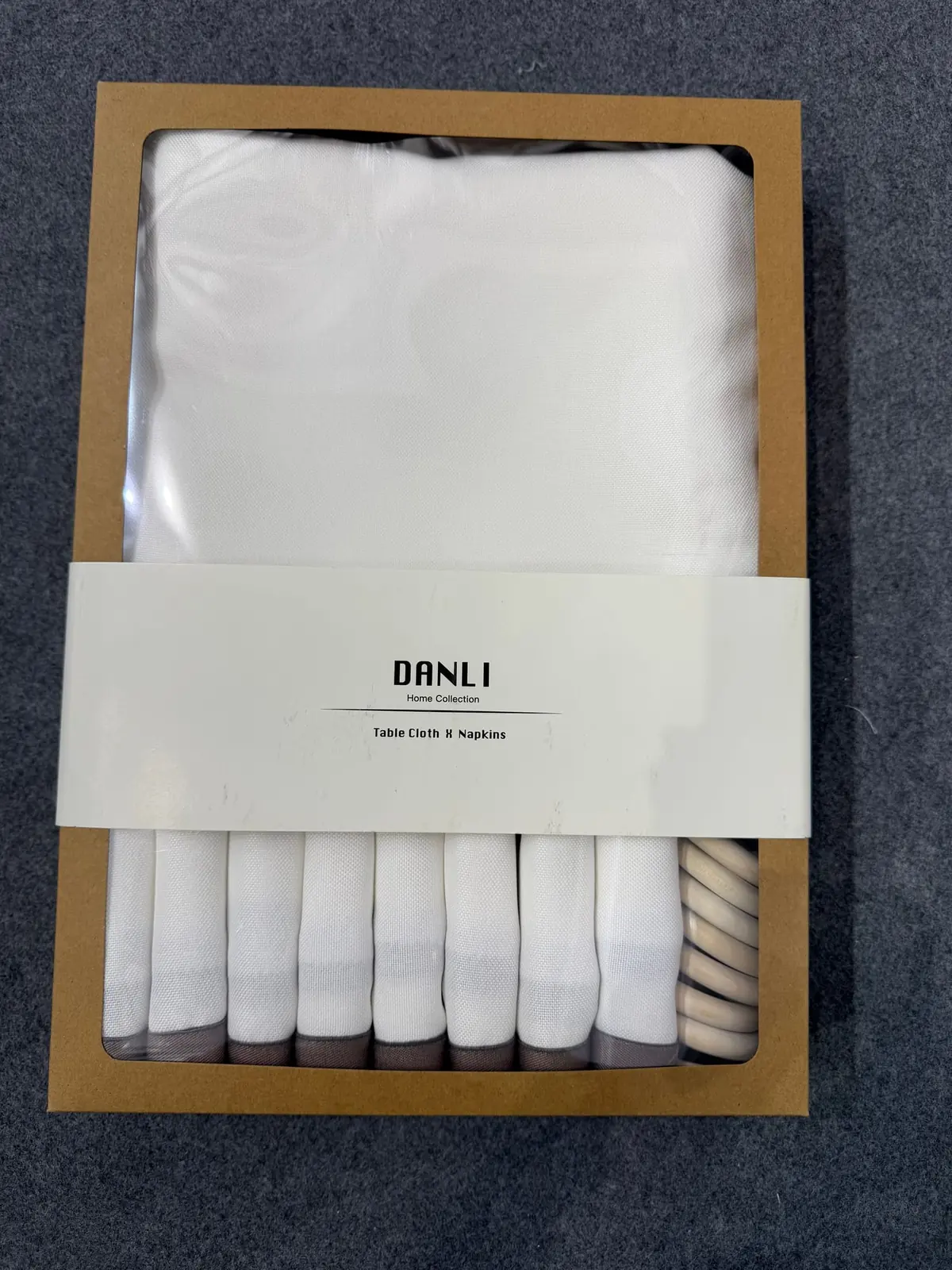 2410Z boxed tablecloth and napkin set