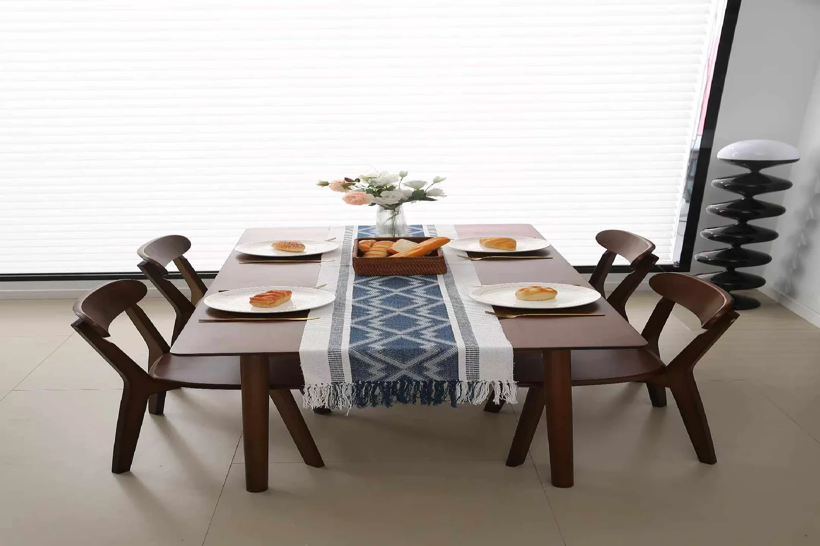 Table Runner 09