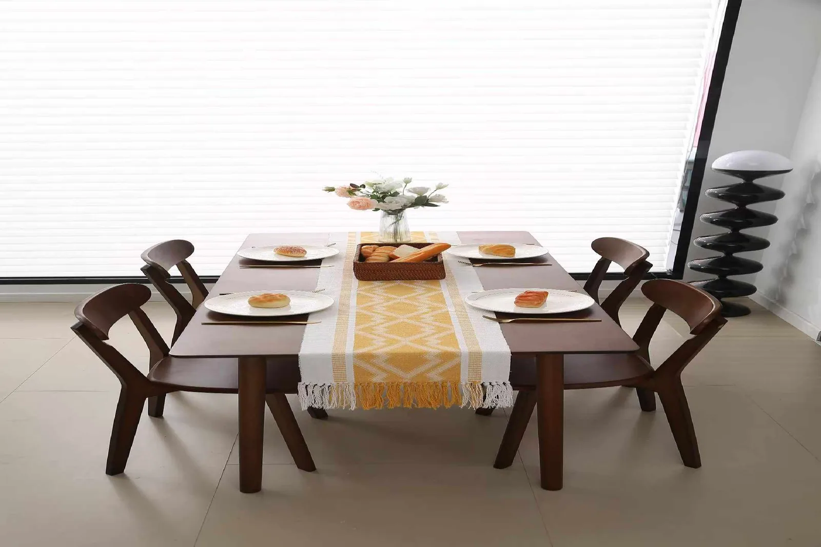 Table Runner 10