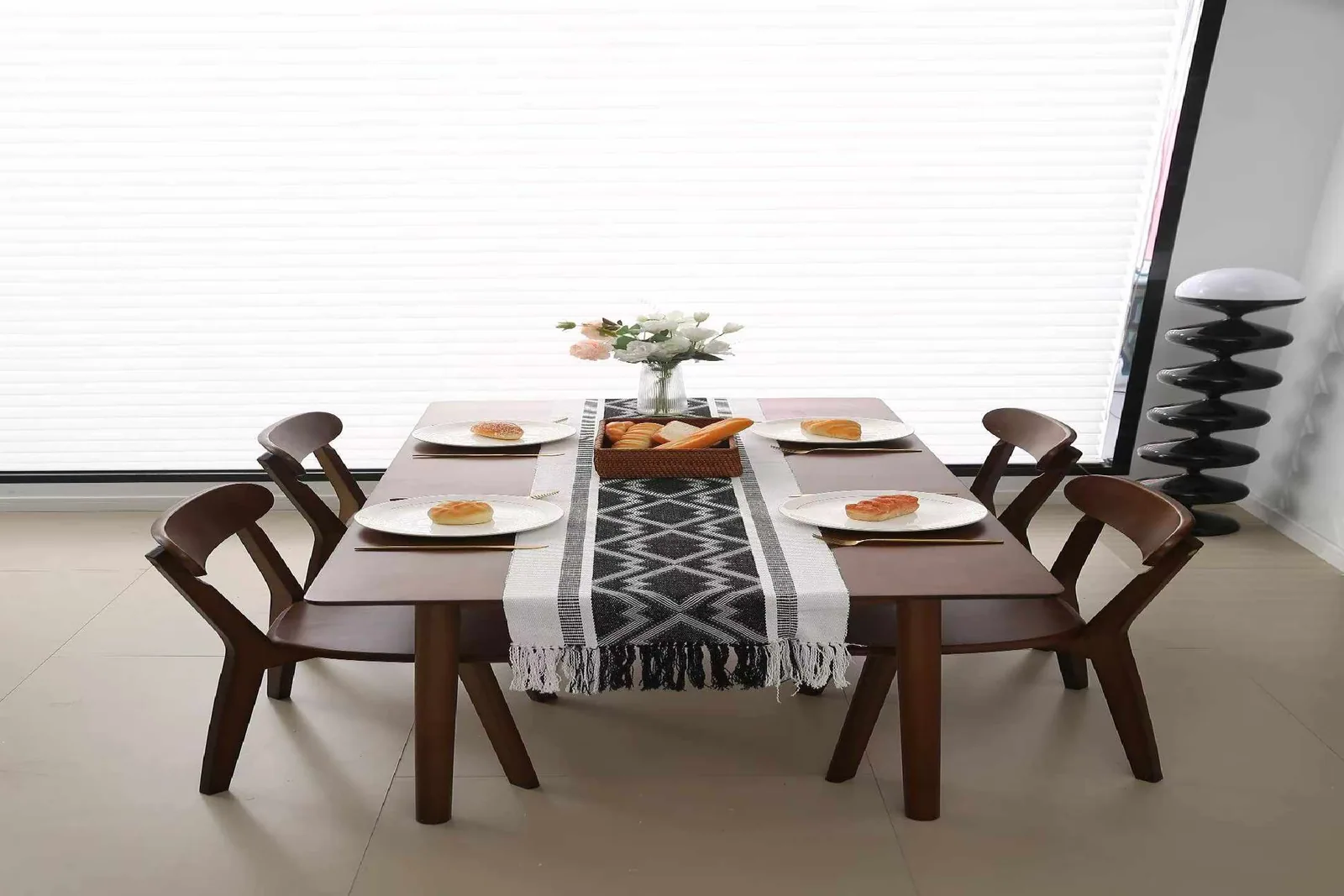 Table Runner 11