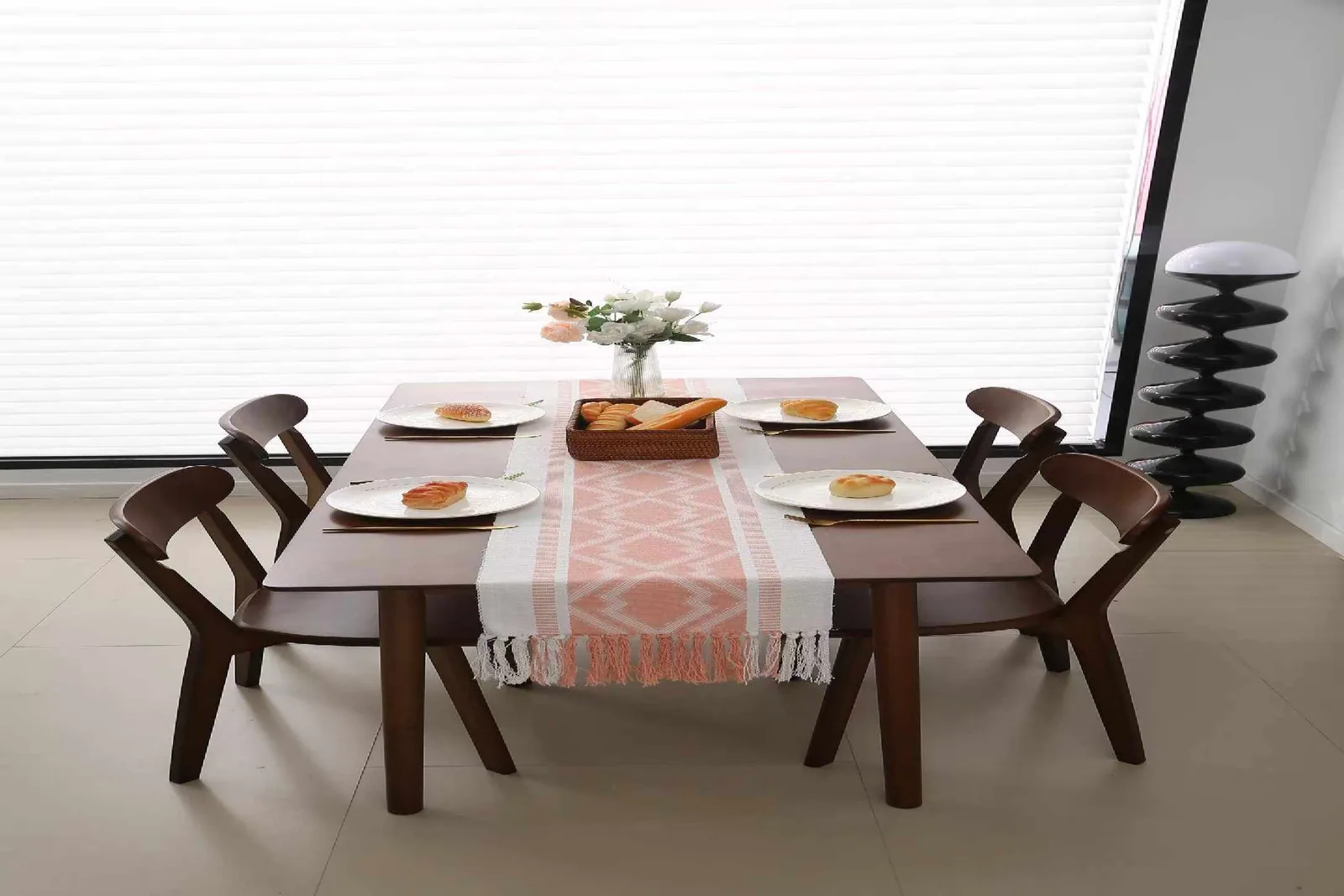 Table Runner 16