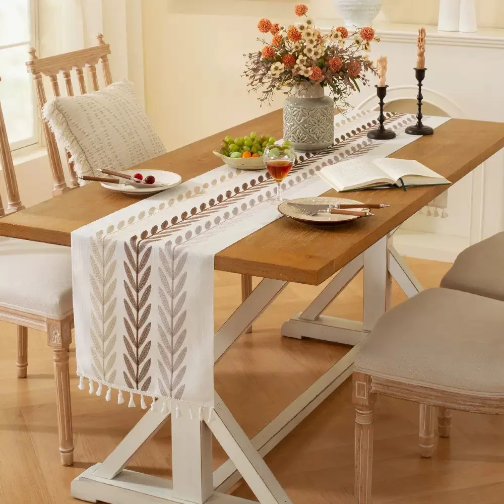 Table Runner 31