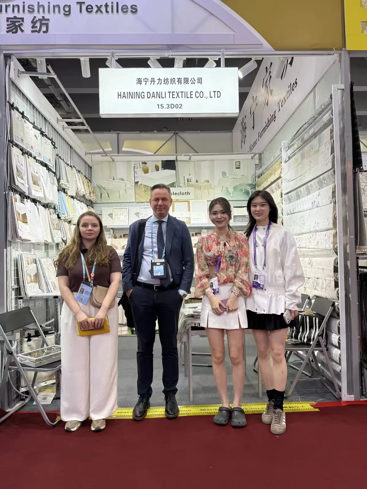 Danli team and visitors at booth 15.3D02